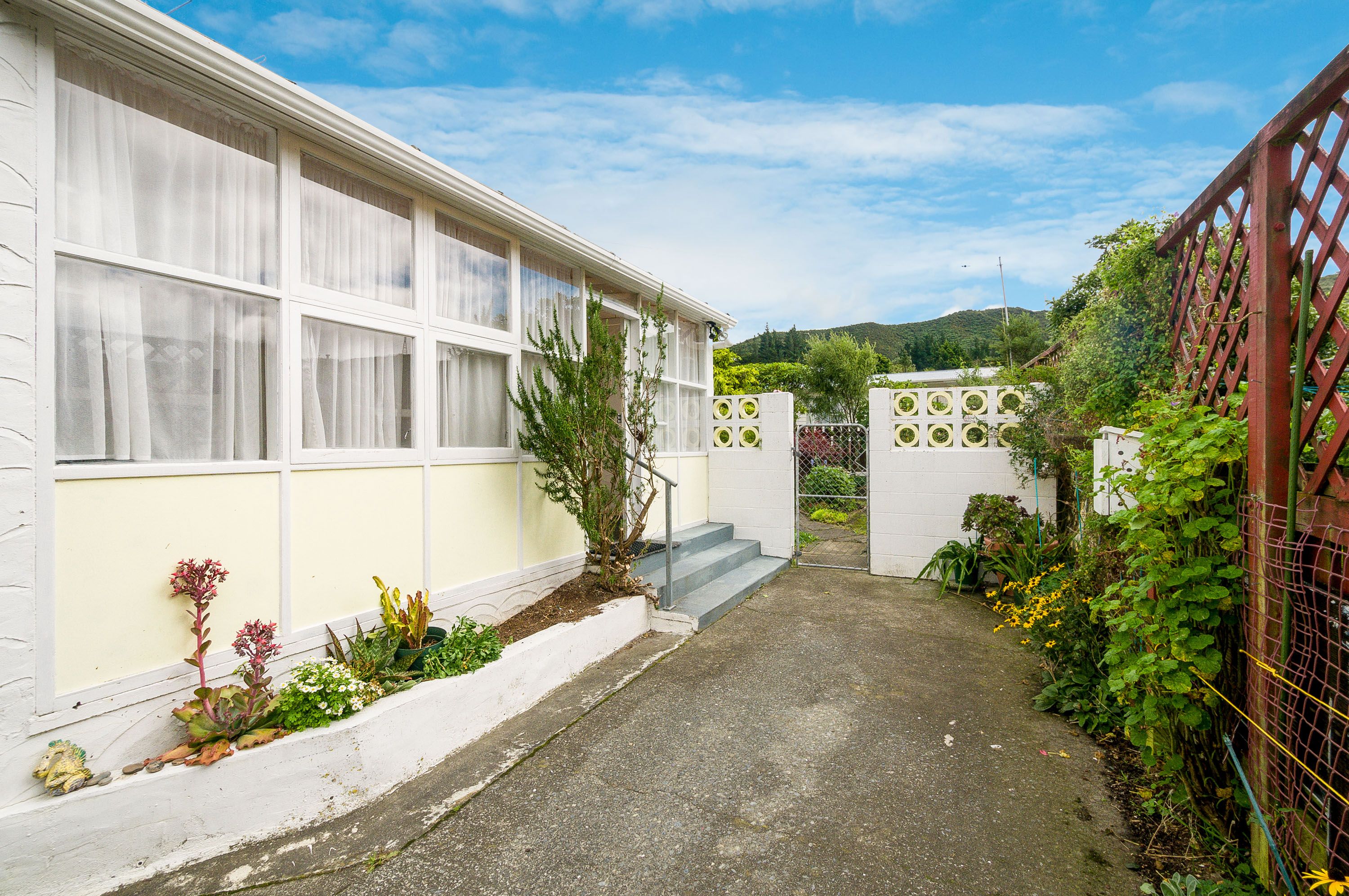 321b Wellington Road, Wainuiomata, Lower Hutt City