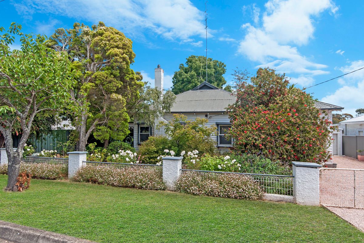 51 Carmichael Street, Hamilton VIC 3300