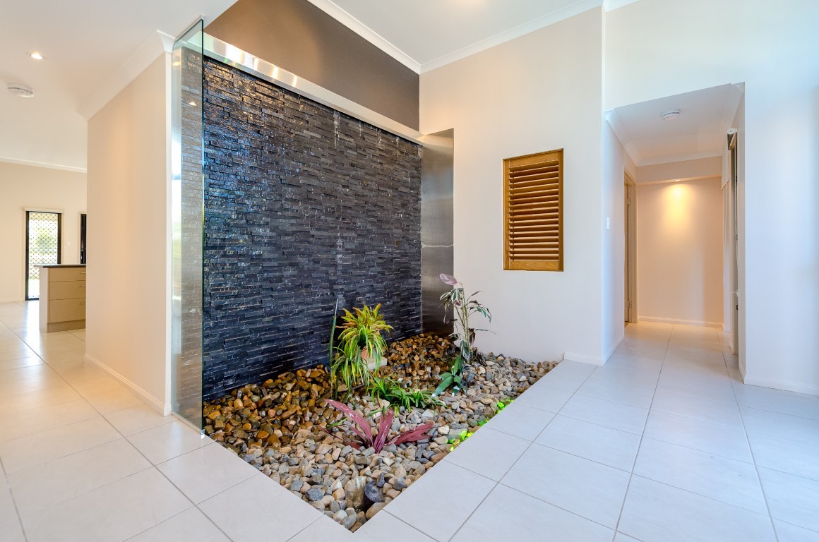 15 Victoria Avenue, Glen Eden, QLD 4680