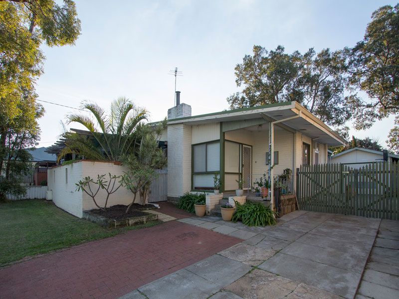 9 GWELUP Street, Karrinyup, WA 6018