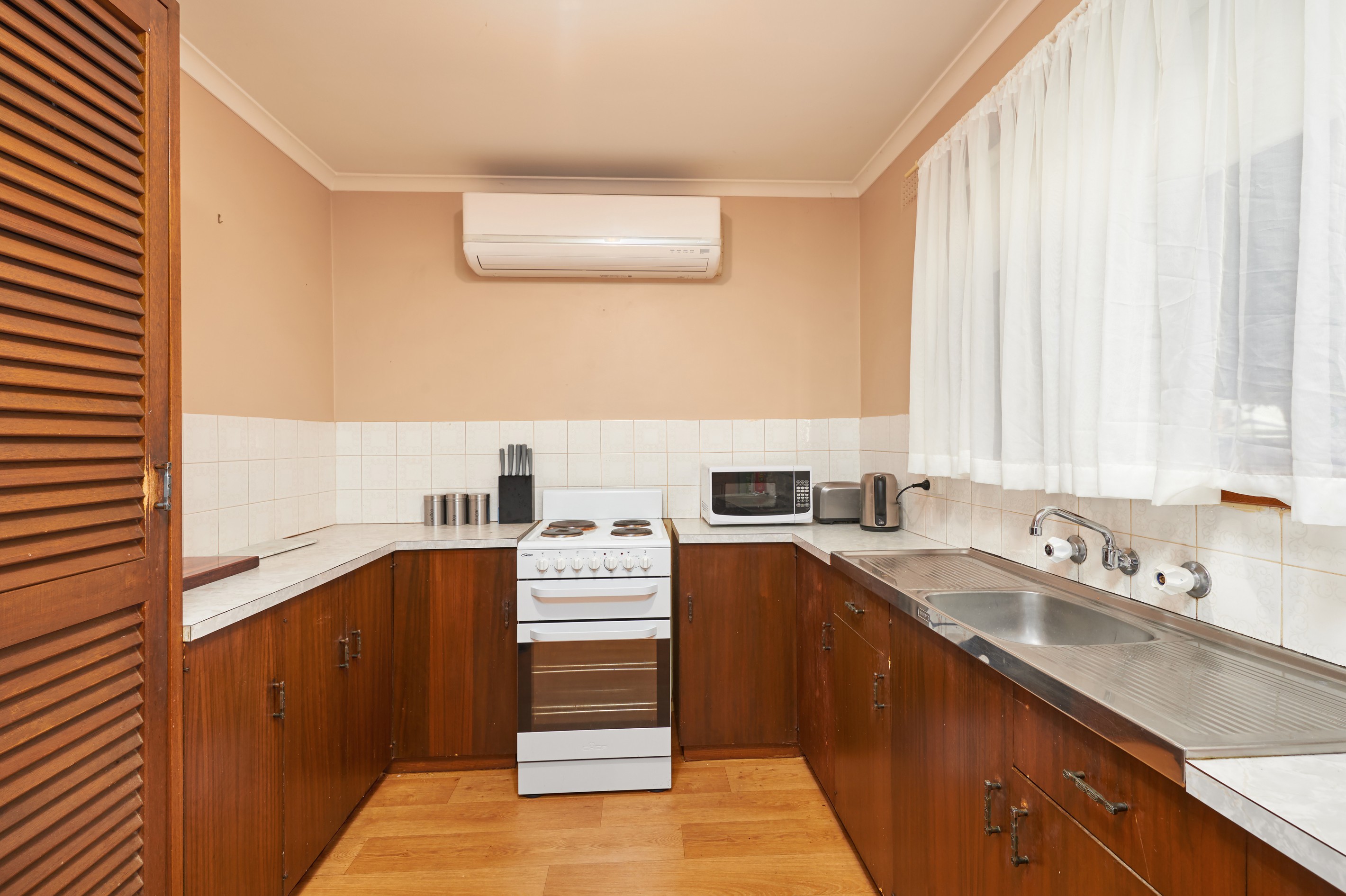 20 Graham Street, Lake Albert, NSW 2650