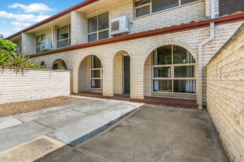 2/3 Mooloola Way, West Lakes Shore, SA 5020