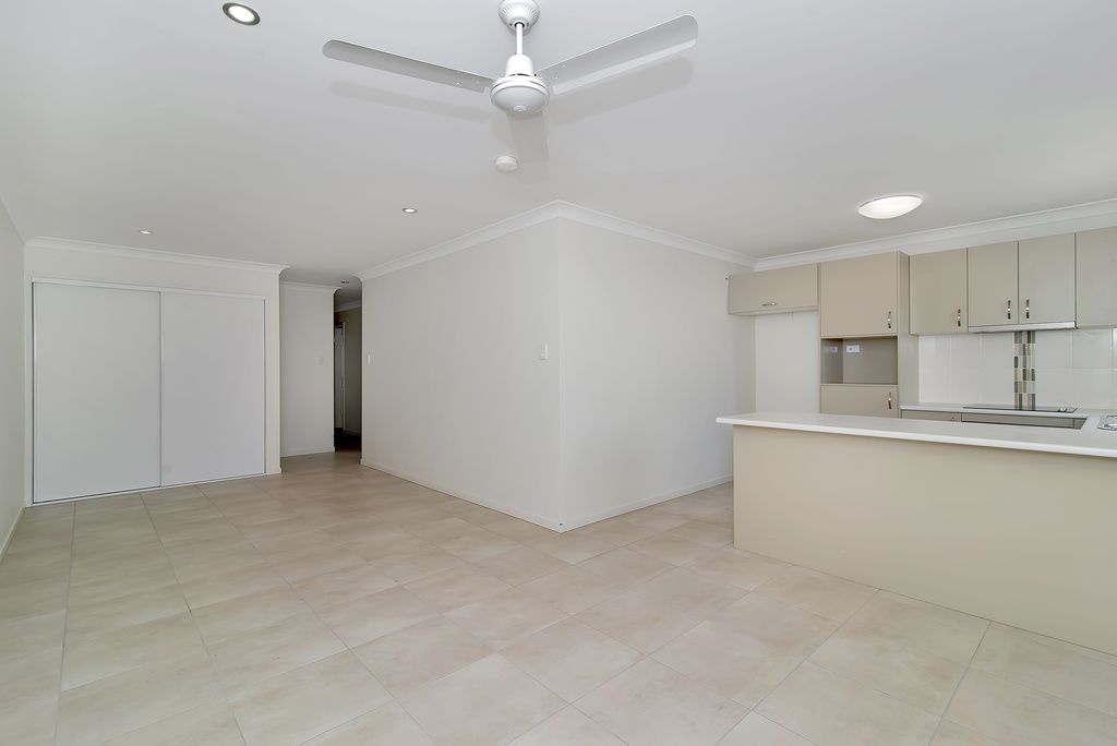 1/229 Greenwattle Street, Cranley, QLD 4350