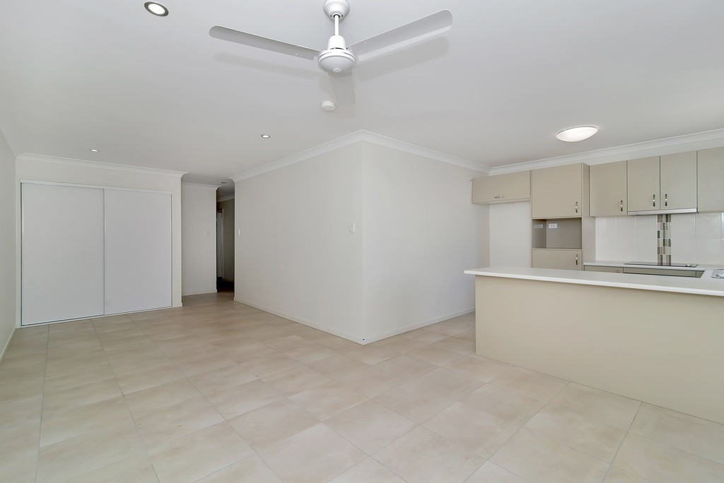 1/229 Greenwattle Street, Cranley, QLD 4350