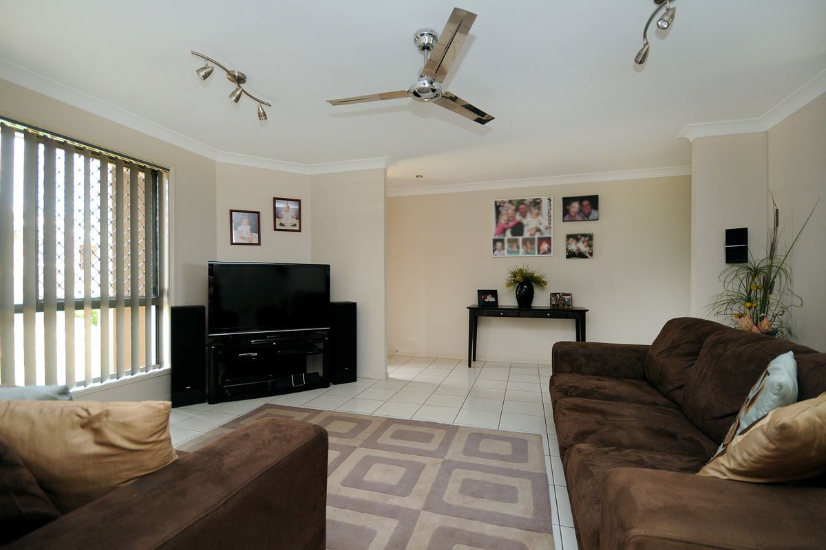 7 Banksdale Drive, Middle Ridge, QLD 4350