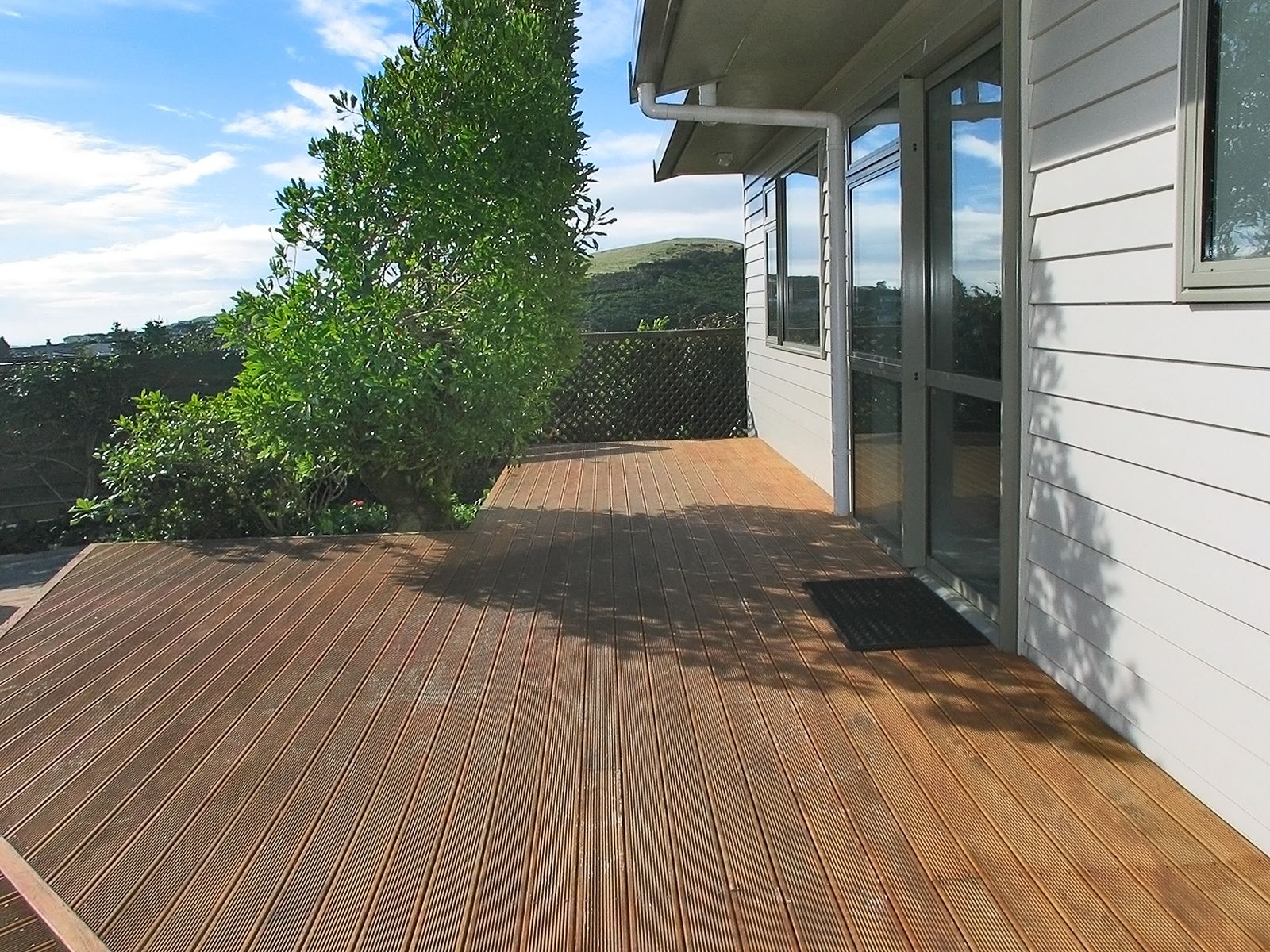 2/68 Somes Crescent, Newlands, Wellington City
