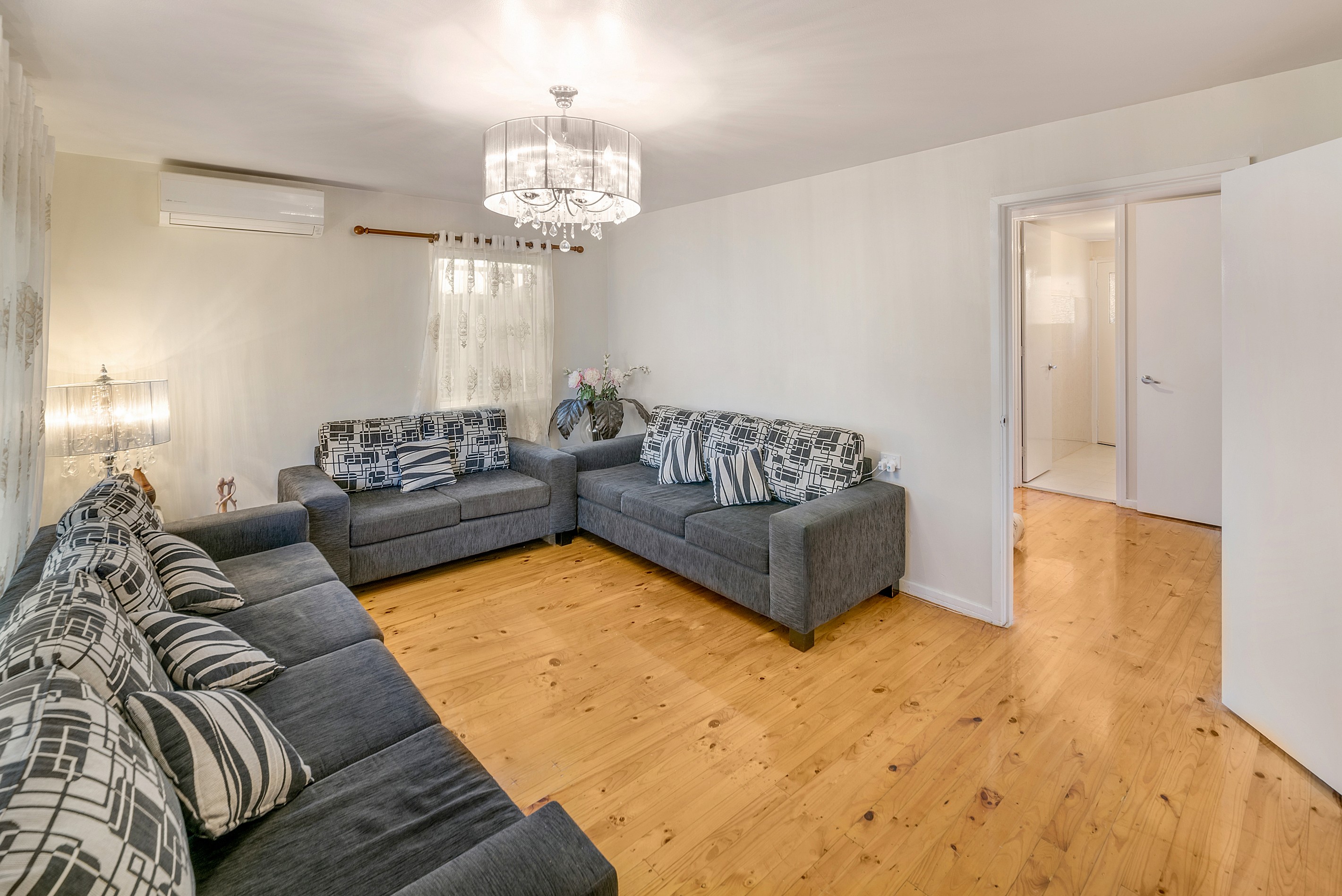 128 Parliament Road, Macquarie Fields, NSW 2564