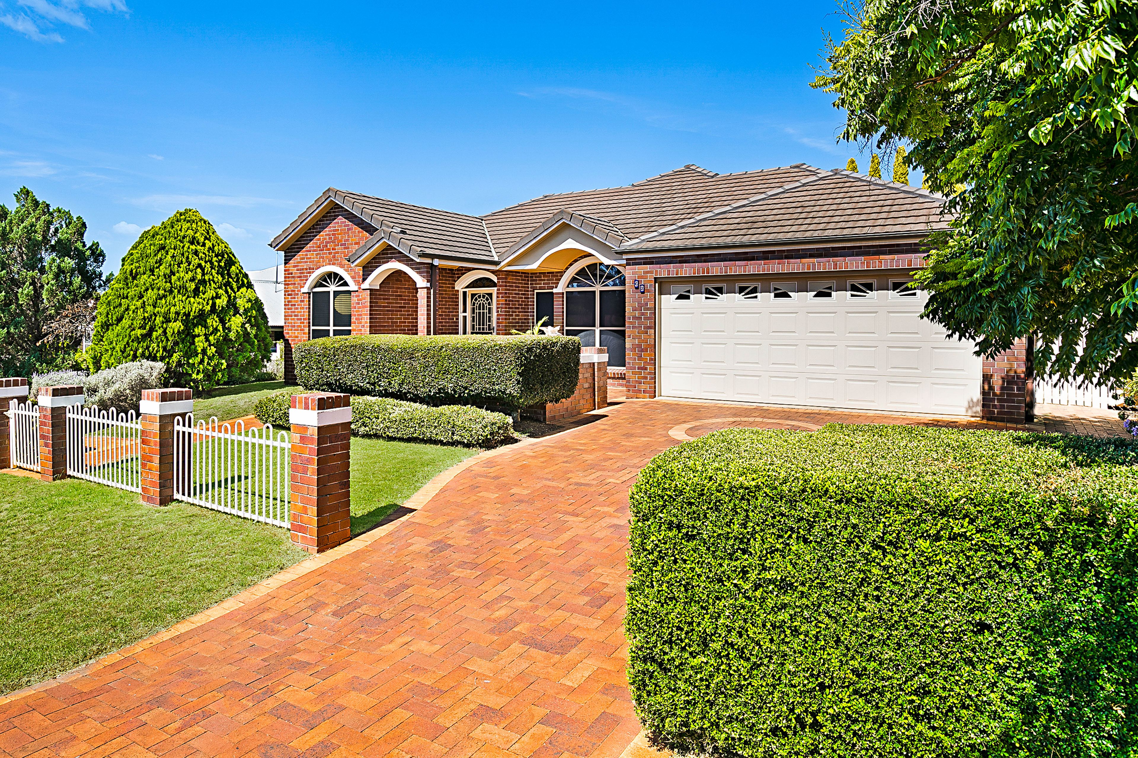 62 Bouganvillea Drive, Middle Ridge QLD 4350