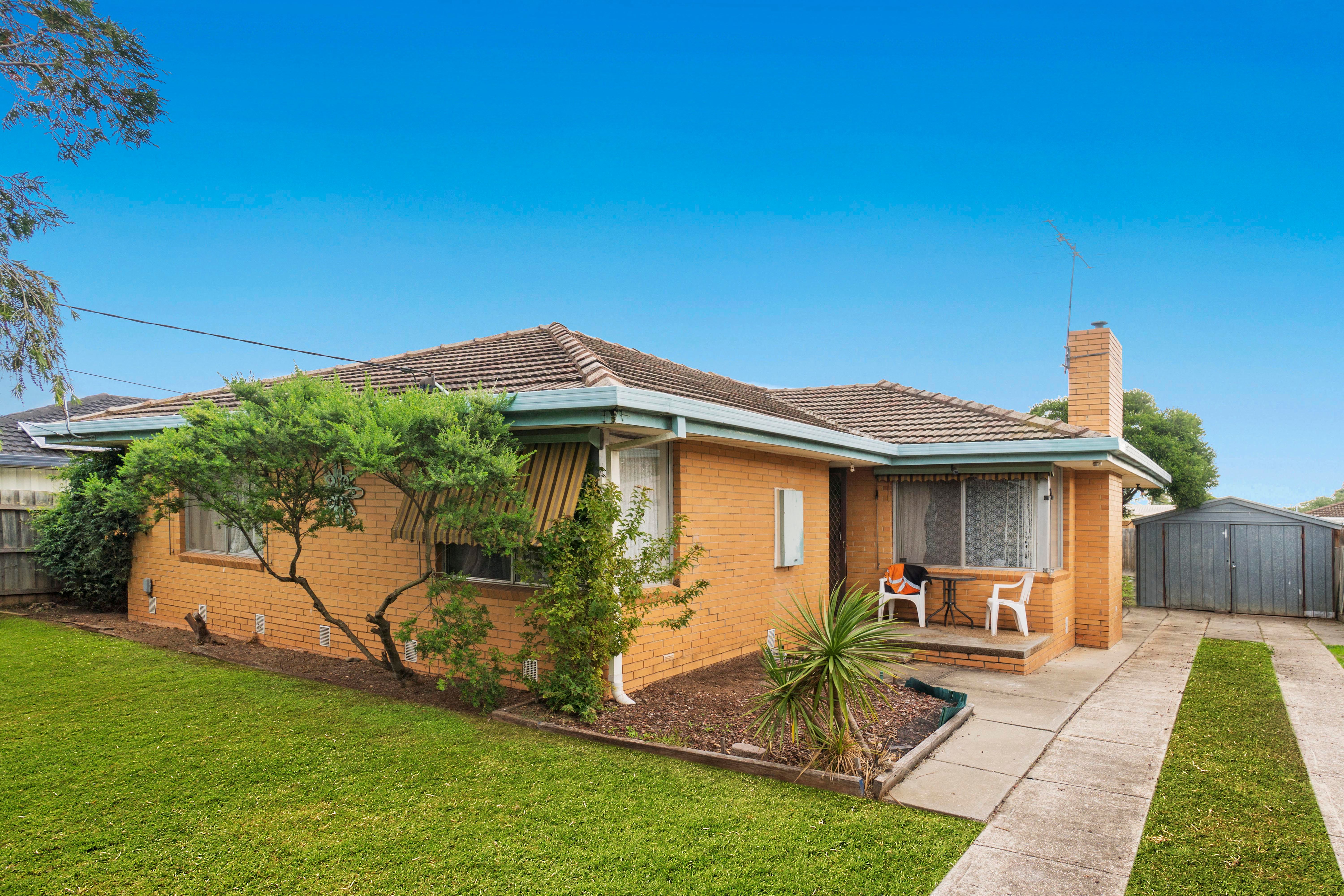 19 Kingsford Avenue, Melton South VIC 3338