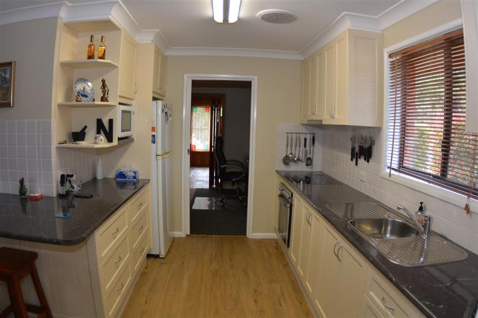 13 Glenhaven Avenue, Parkes, NSW 2870
