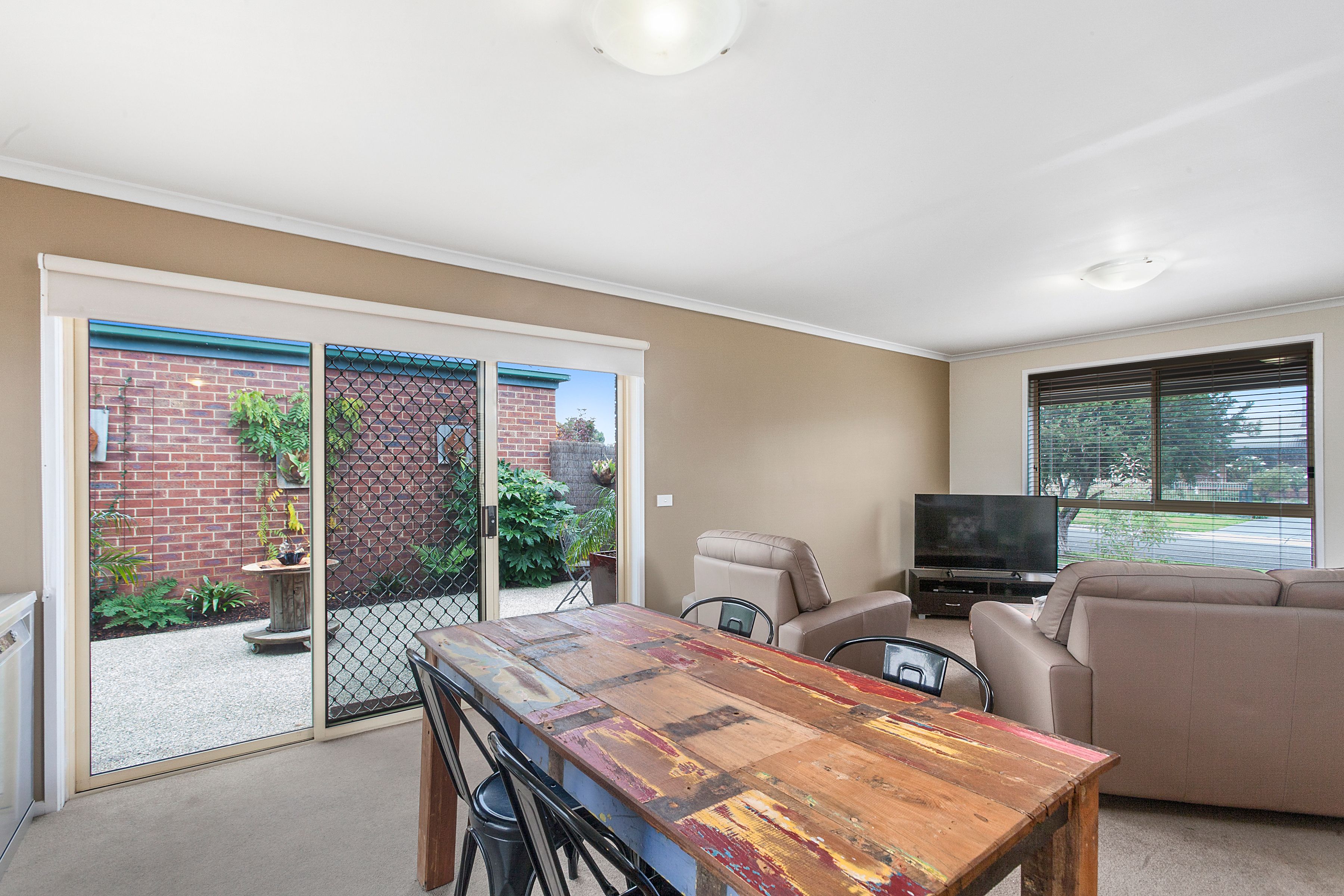 2/15 The Esperence, Lara, VIC 3212