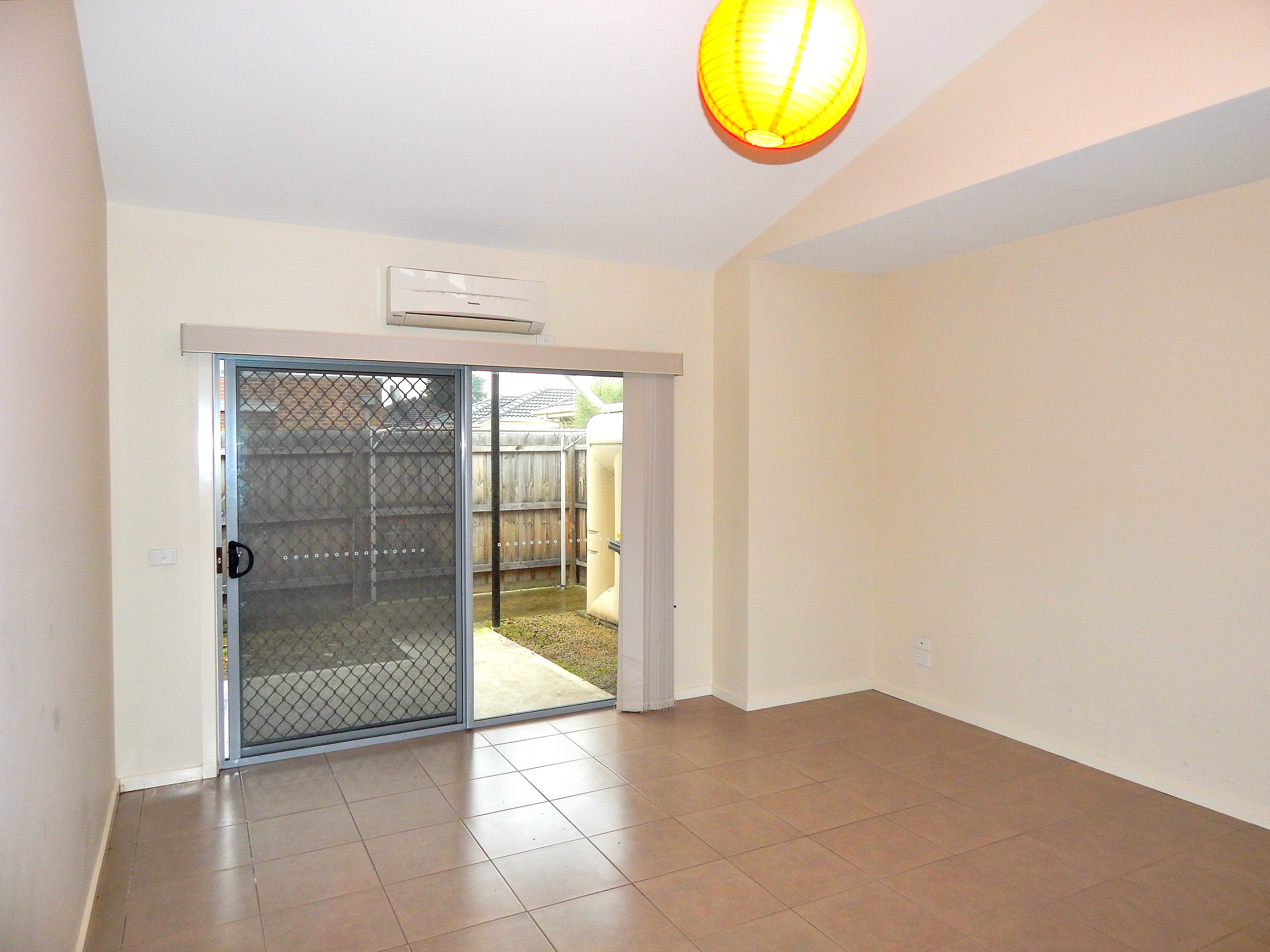 2/1 Mahoneys Road, Reservoir, VIC 3073