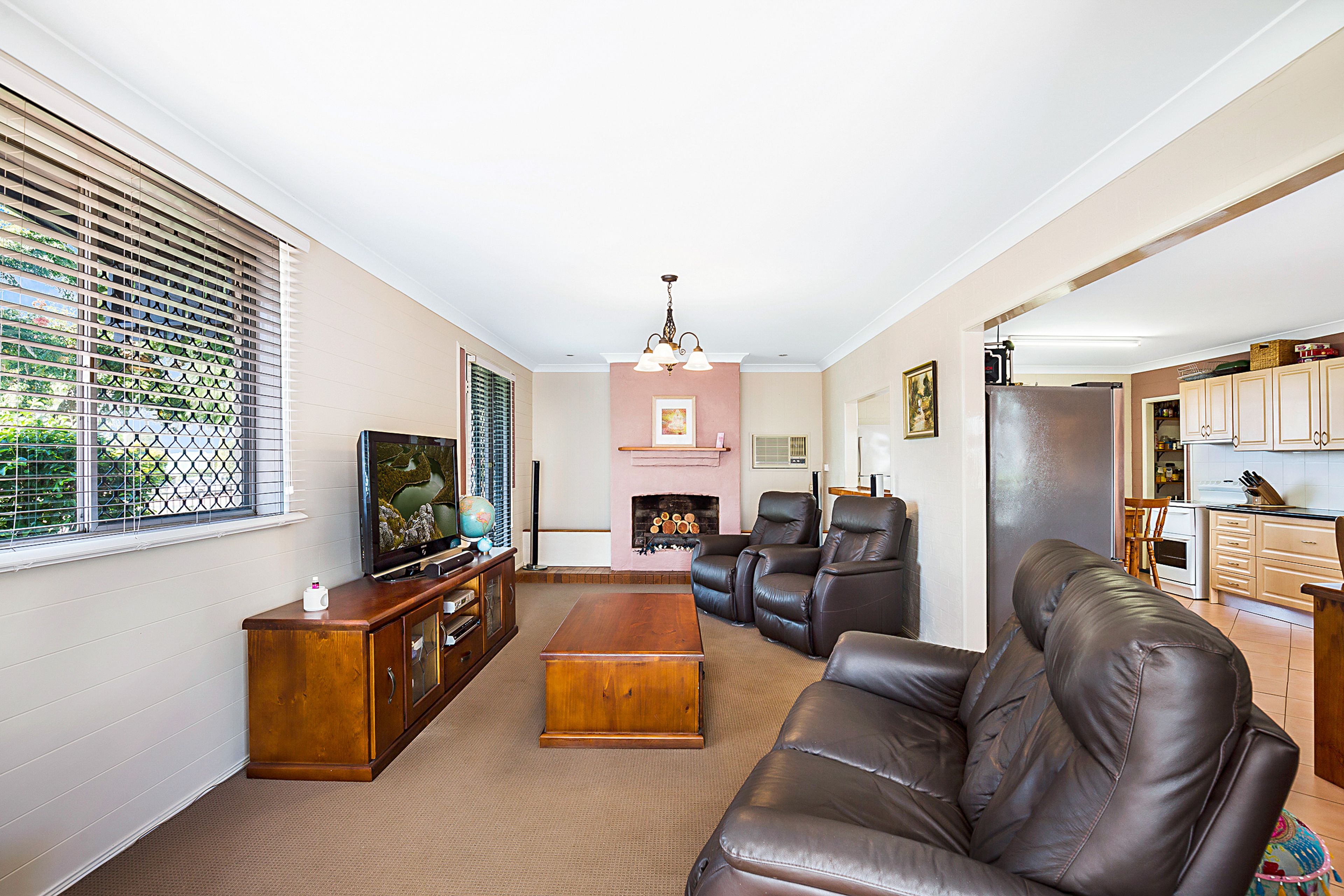 17 Cloake Street, Rockville, QLD 4350