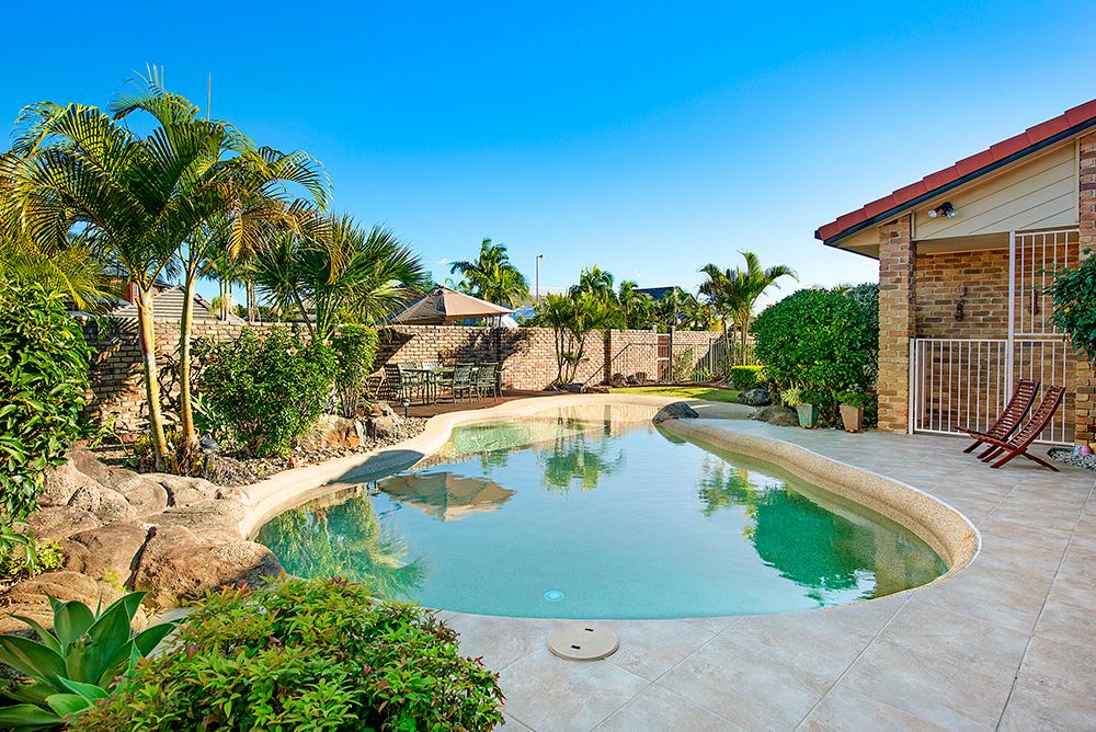 15 Tannah Court, Broadbeach Waters QLD 4218