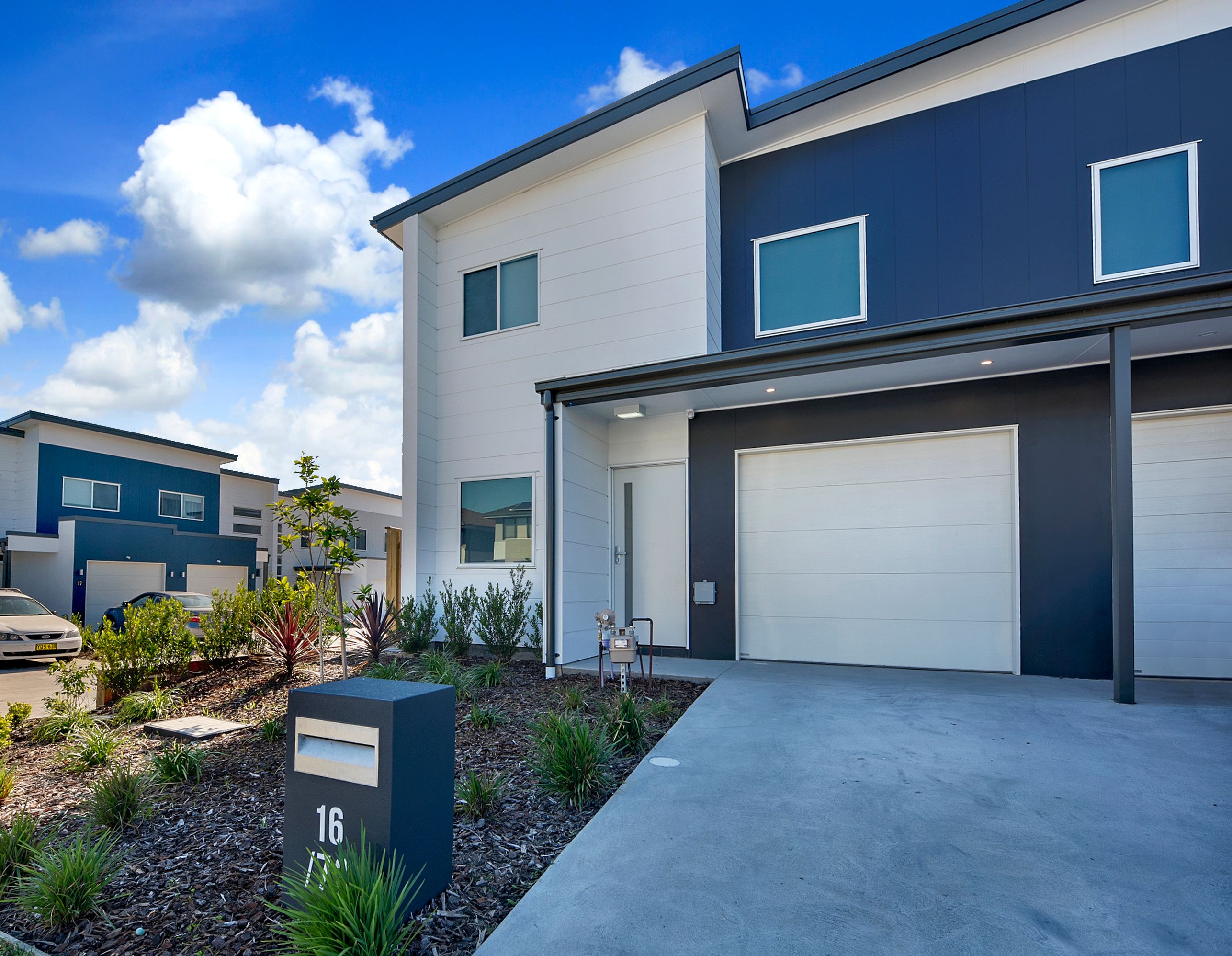 73 Sovereign Circuit, Glenfield NSW 2167