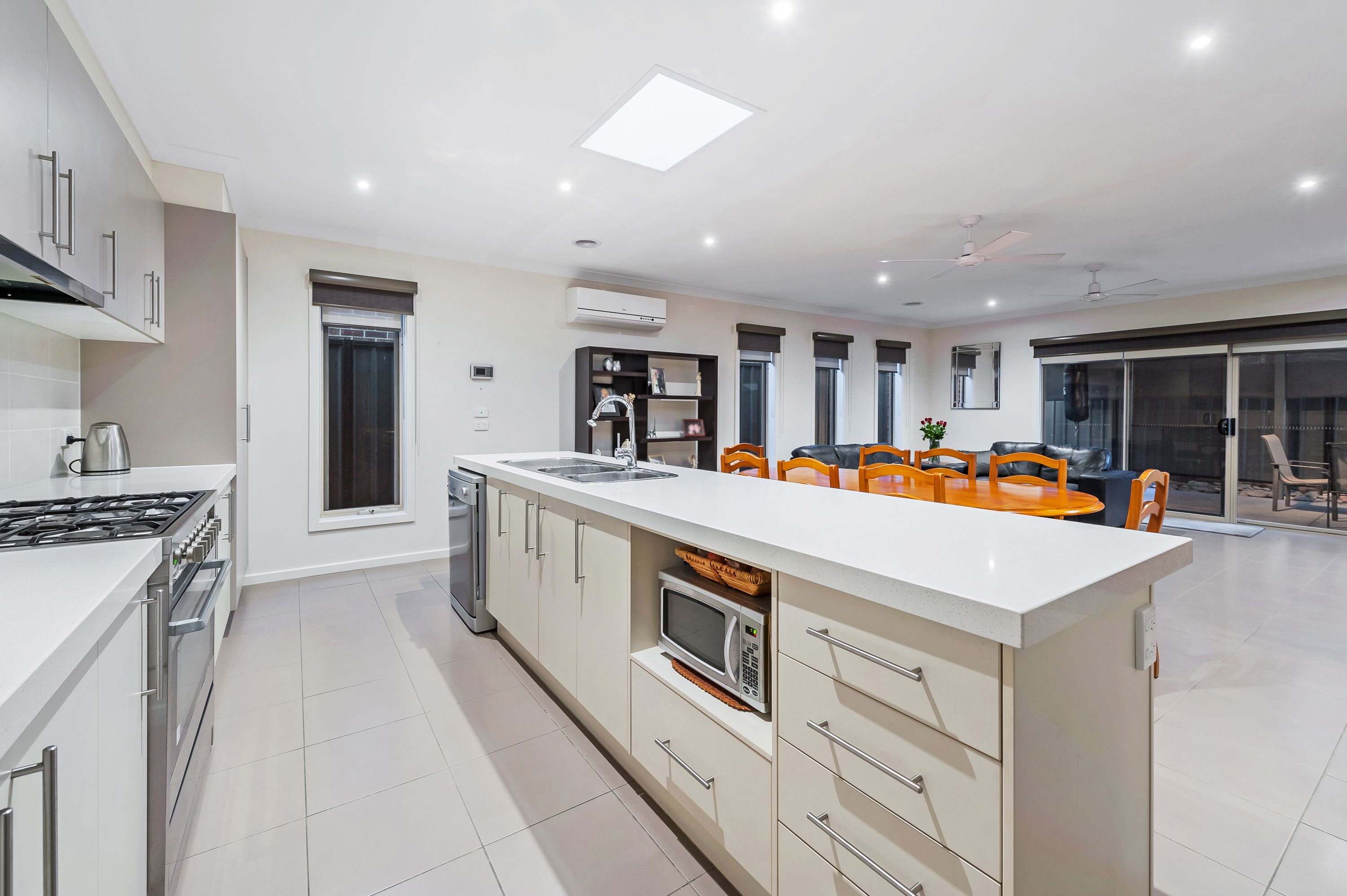 70 Huntington Drive, Craigieburn, VIC 3064