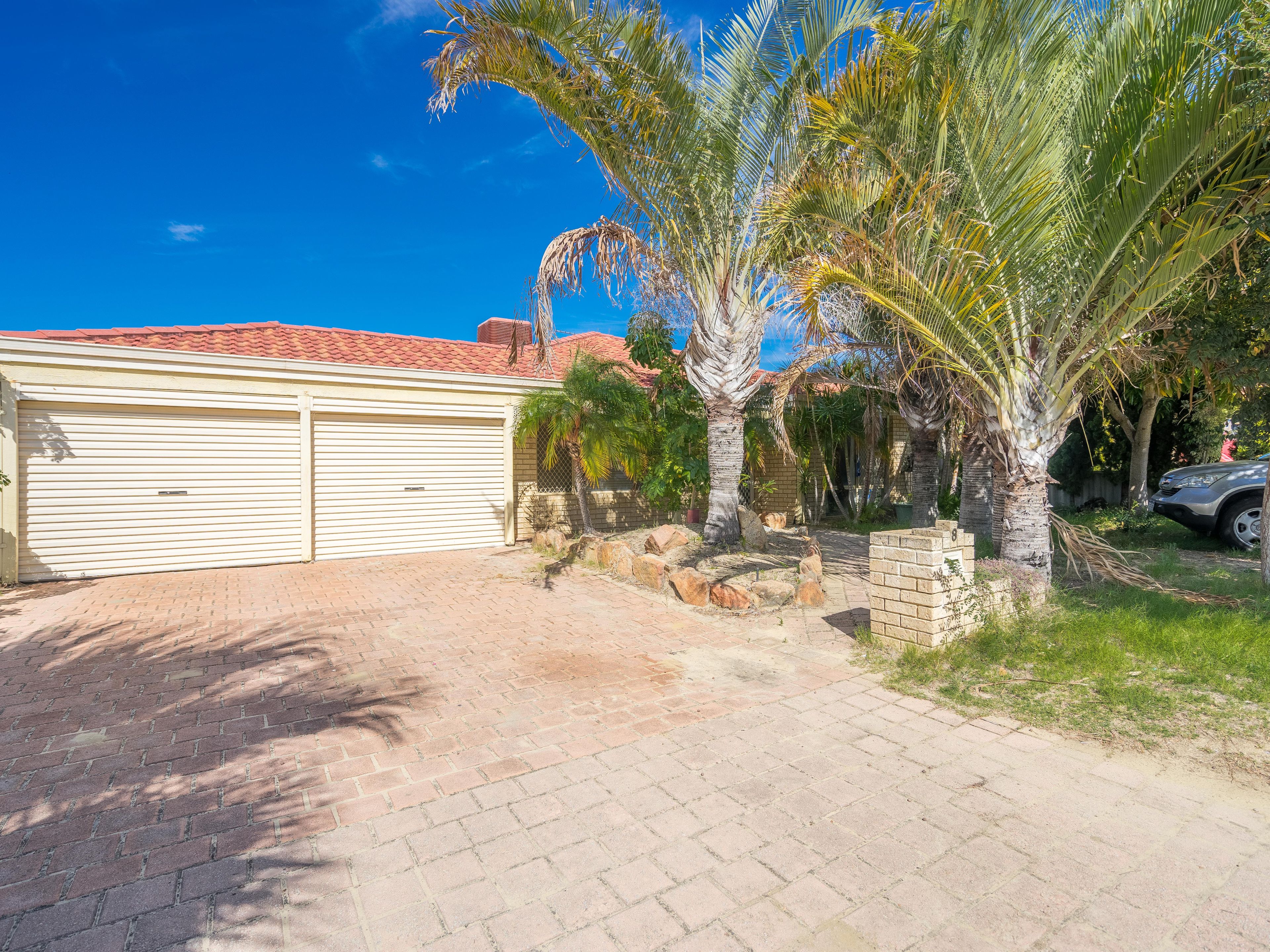 8 Caffrum Green, Mirrabooka, WA 6061