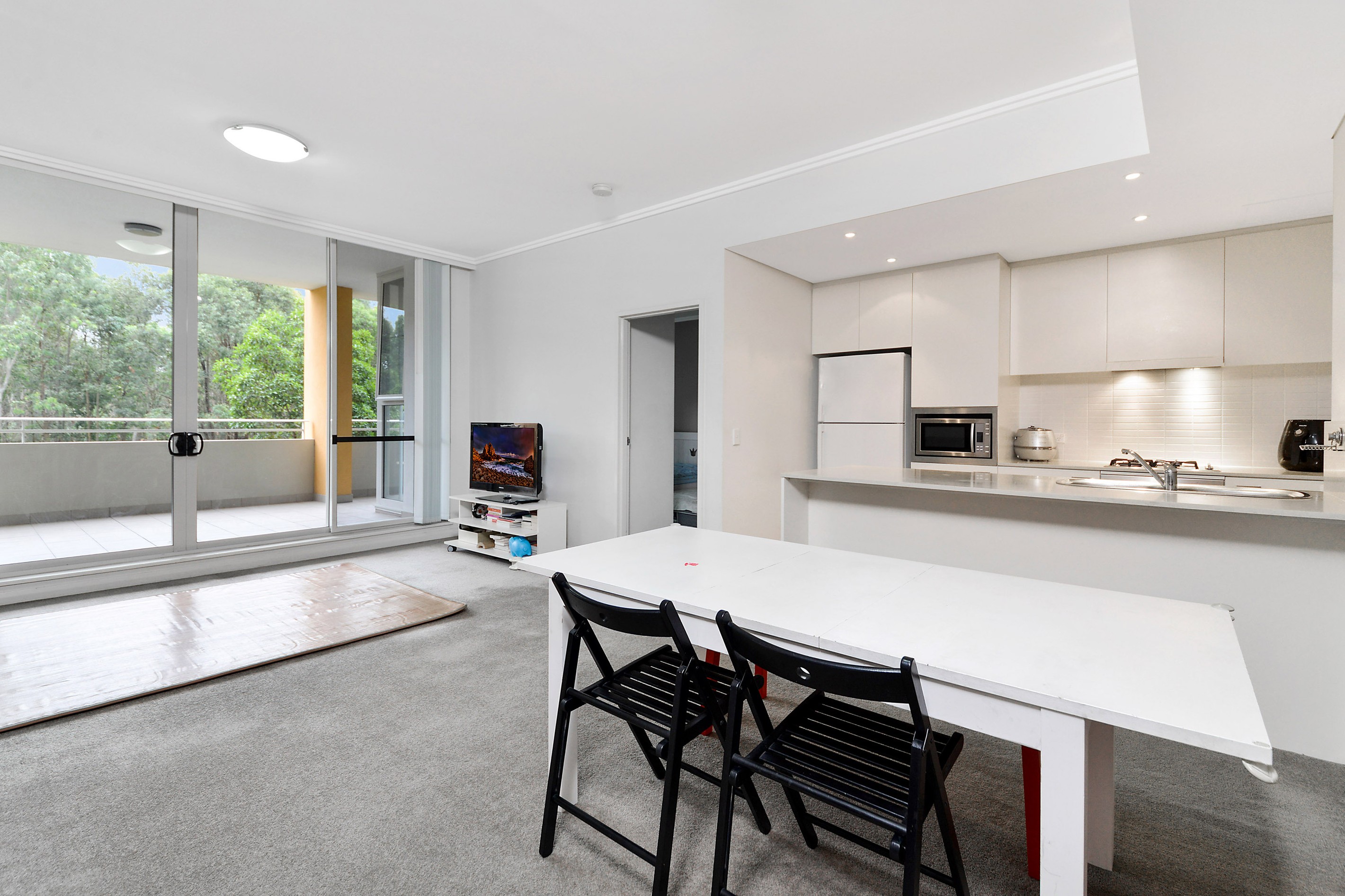 2**/33 Hill Road, Wentworth Point, NSW 2127