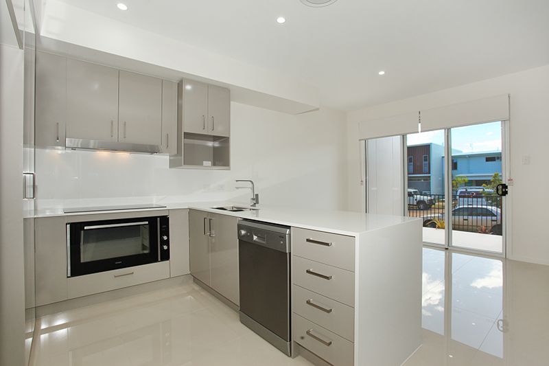 19 Roundbush Circuit, MAROOCHYDORE, QLD 4558