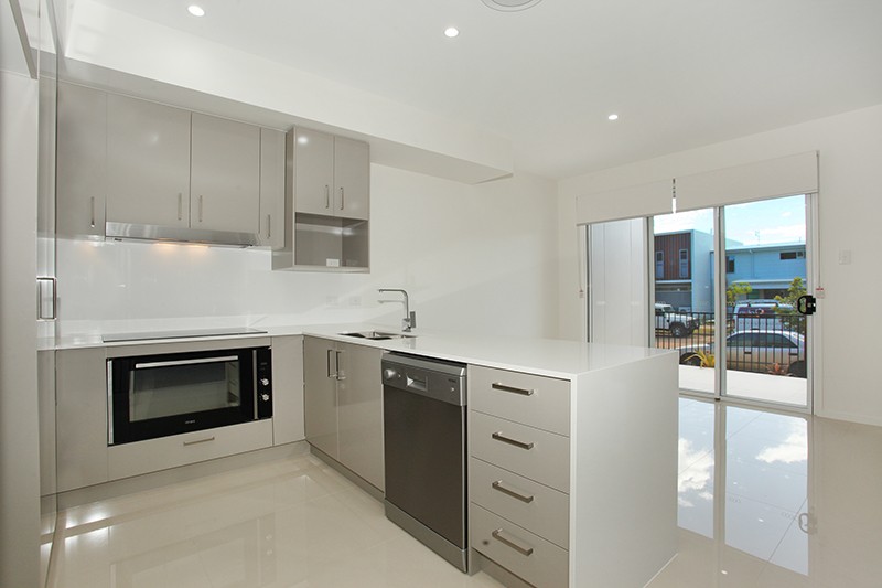 19 Roundbush Circuit, MAROOCHYDORE, QLD 4558