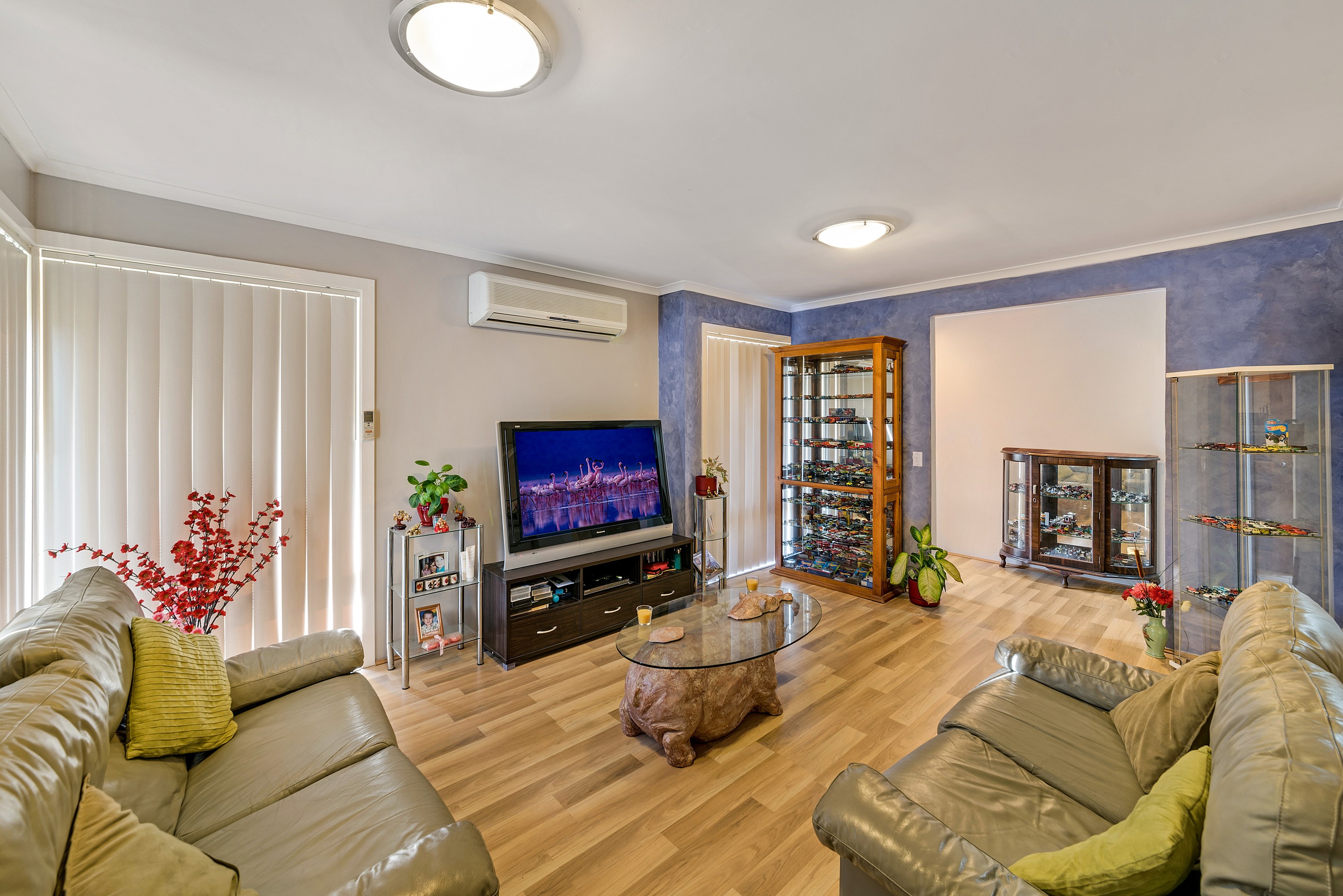 10 Kullaroo Avenue, Bradbury, NSW 2560