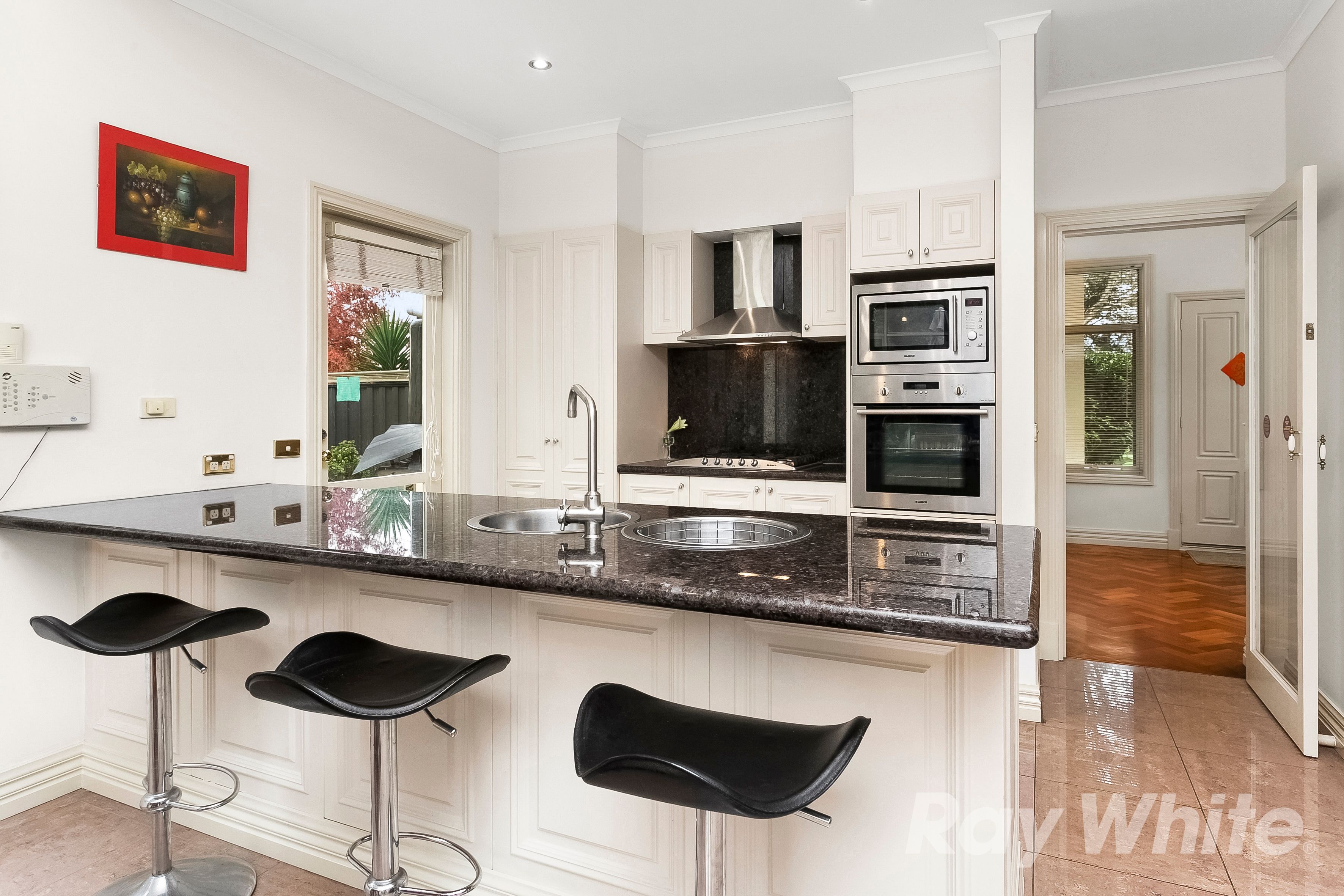 17 Hutchinson Drive, Kew, VIC 3101