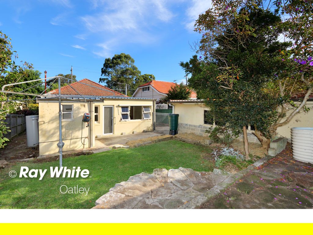 11 Wonoona Parade (West), Oatley, NSW 2223