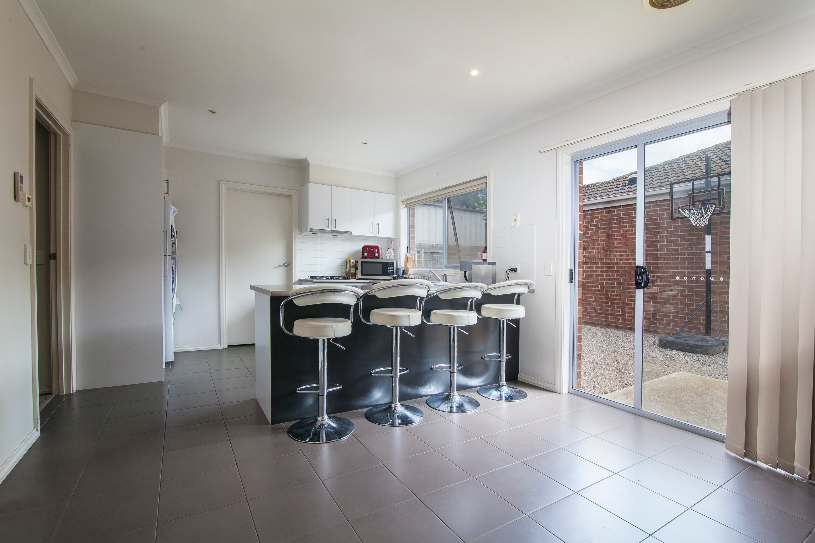 2/15 Pine Avenue, North Shore, VIC 3214