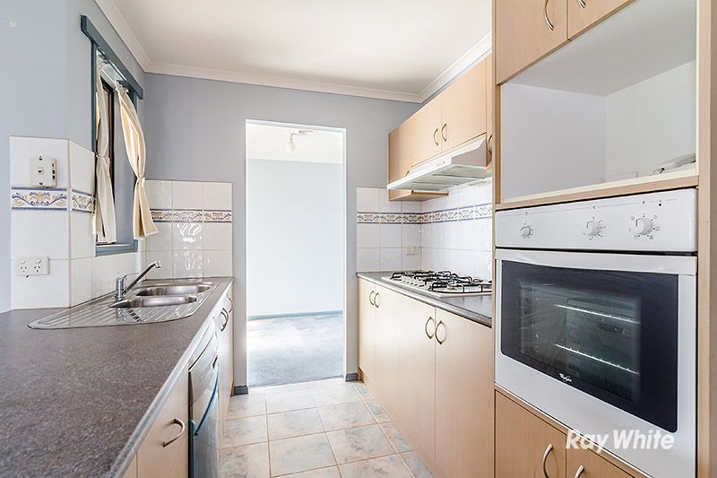 8 Kells Close, Cranbourne East, VIC 3977