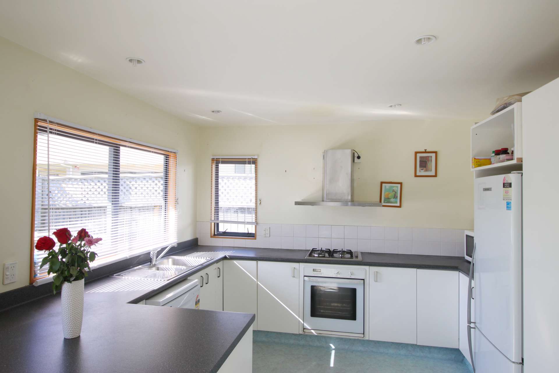 106 Cortina Avenue photo 2