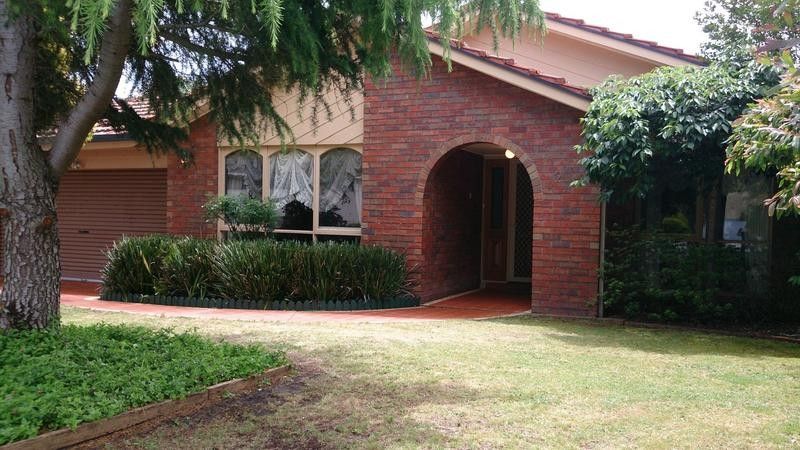 21 Clarke Crescent, Wantirna South, VIC 3152