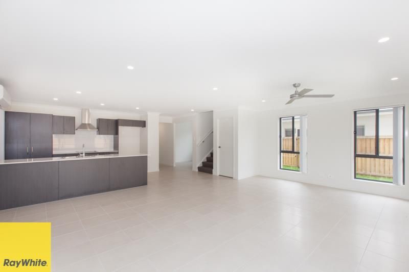 8 Waters Close, Hope Island, QLD 4212