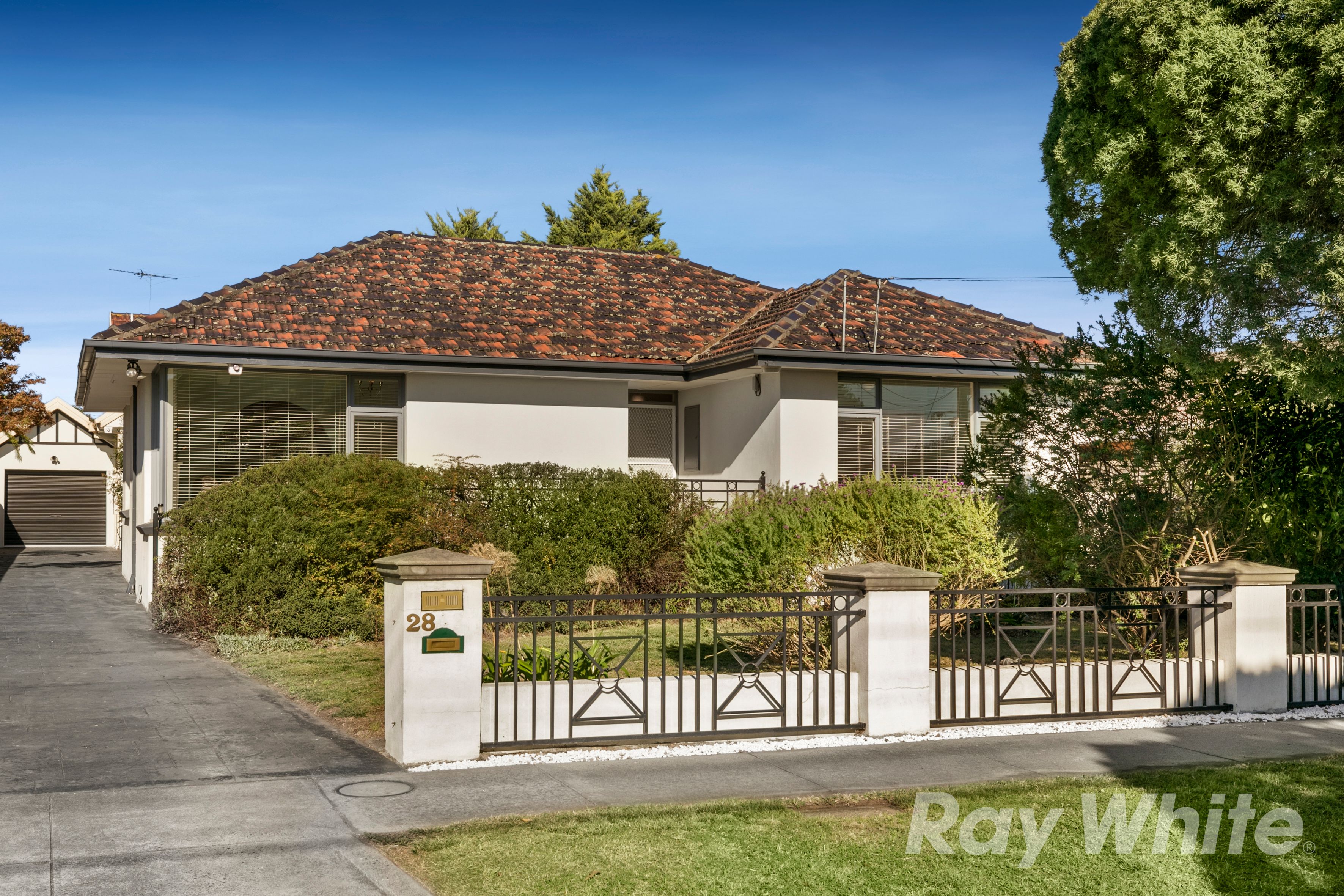 28 Leicester Avenue, Glen Waverley VIC 3150