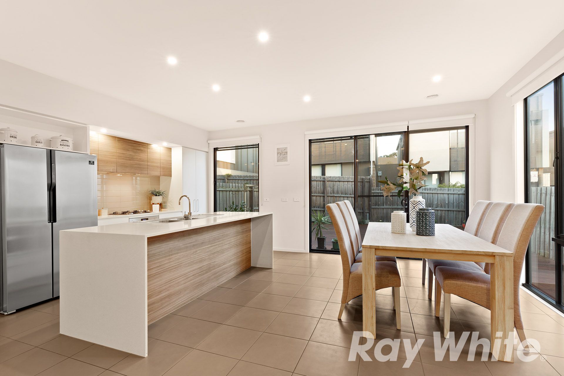8 Burn Nar Look Drive, Burwood, VIC 3125