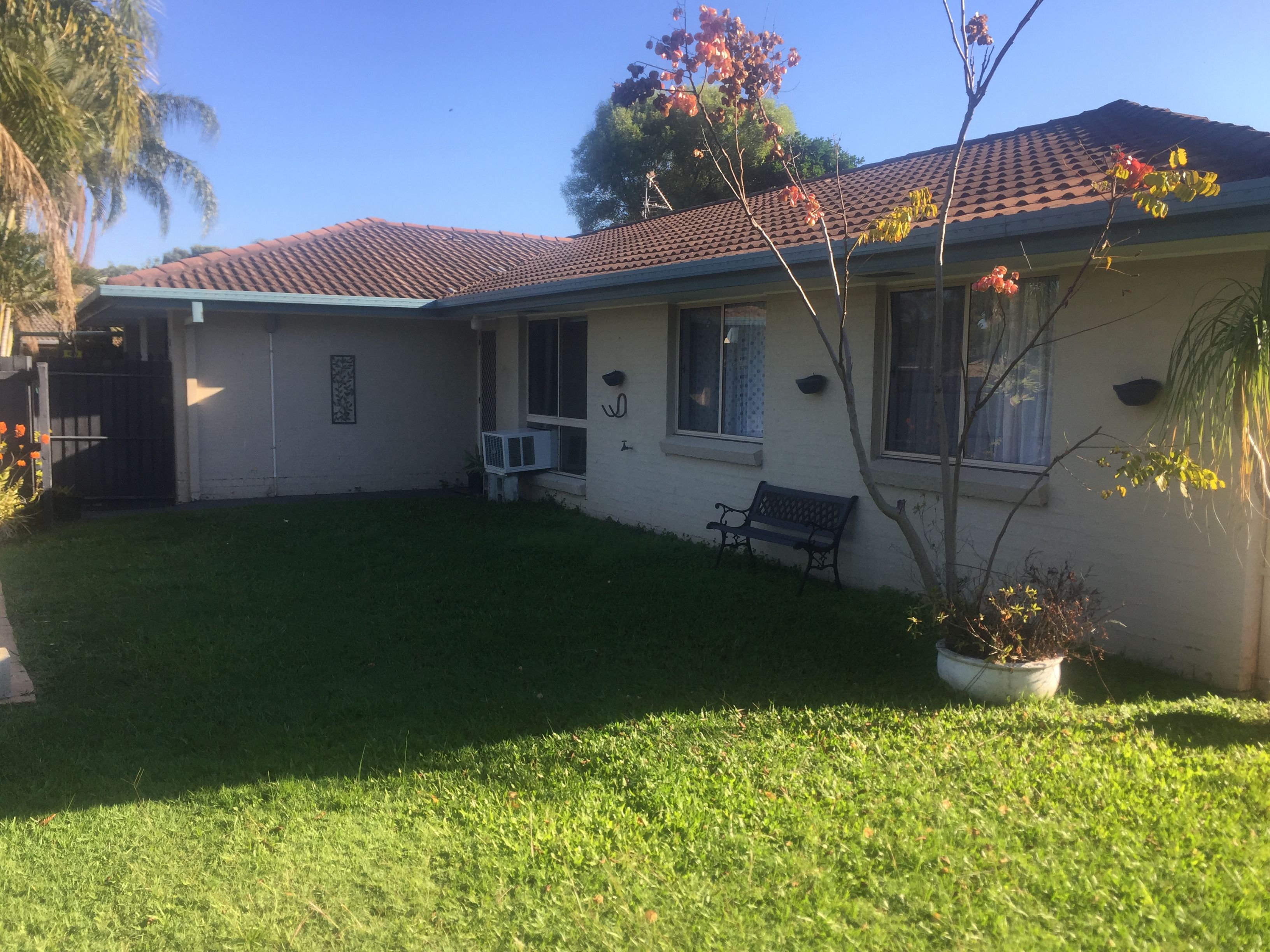 2/158 Kumbari Avenue, Labrador, QLD 4215