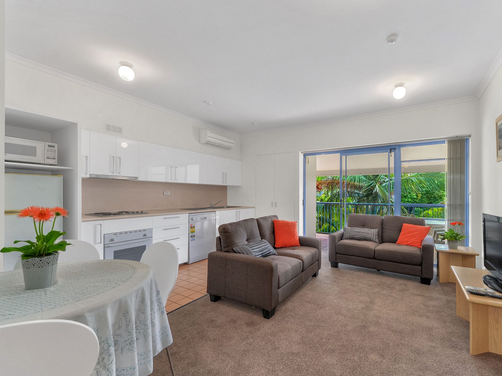 2 Waverley Road, Taringa QLD 4068