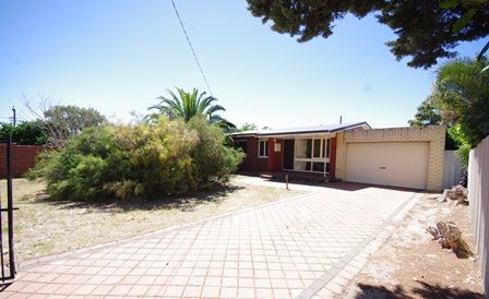 4 Stoke Court, Girrawheen, WA 6064