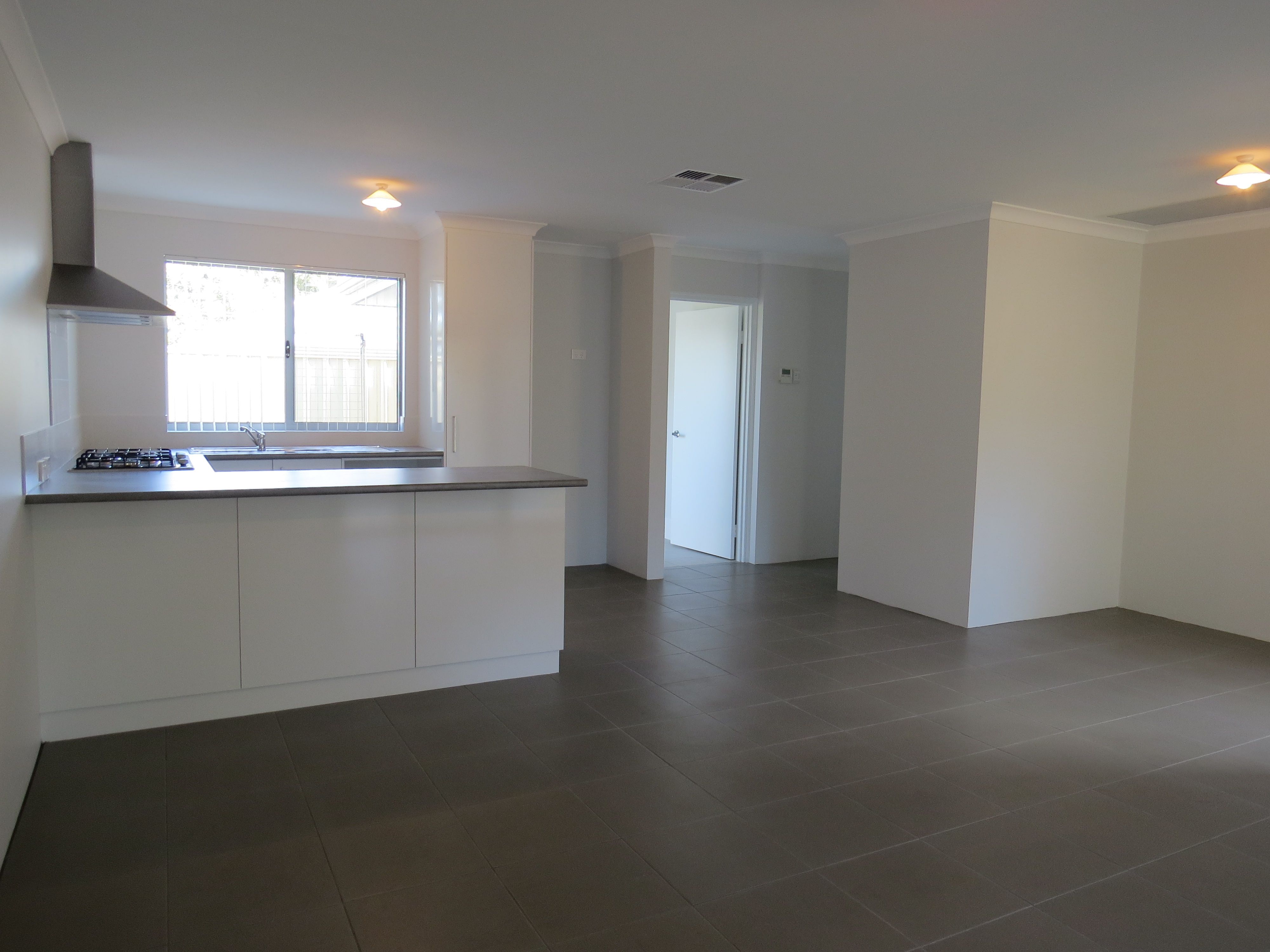 Unit 4, 4 Abercorn Road, Forrestfield, WA 6058