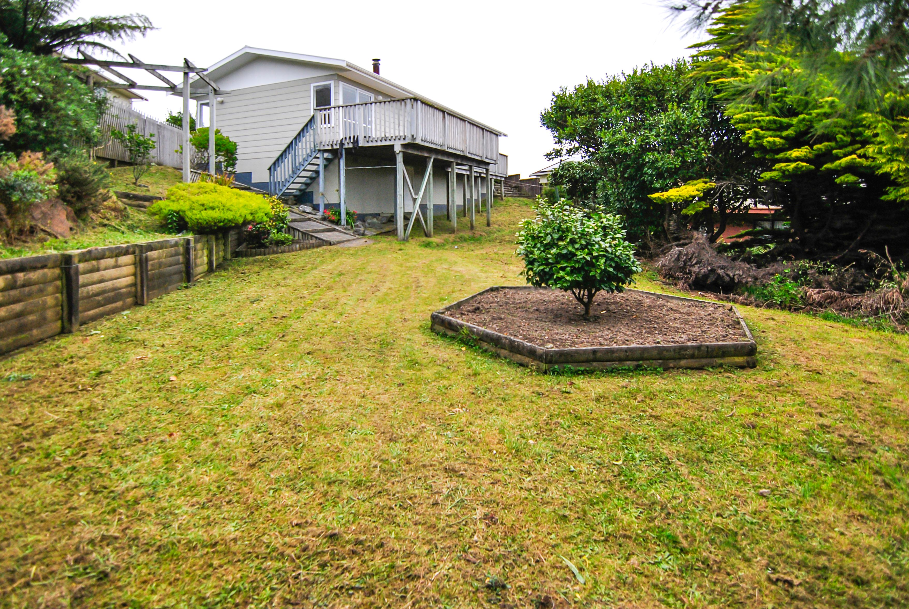 16 Evesham Place, Newlands, Wellington City