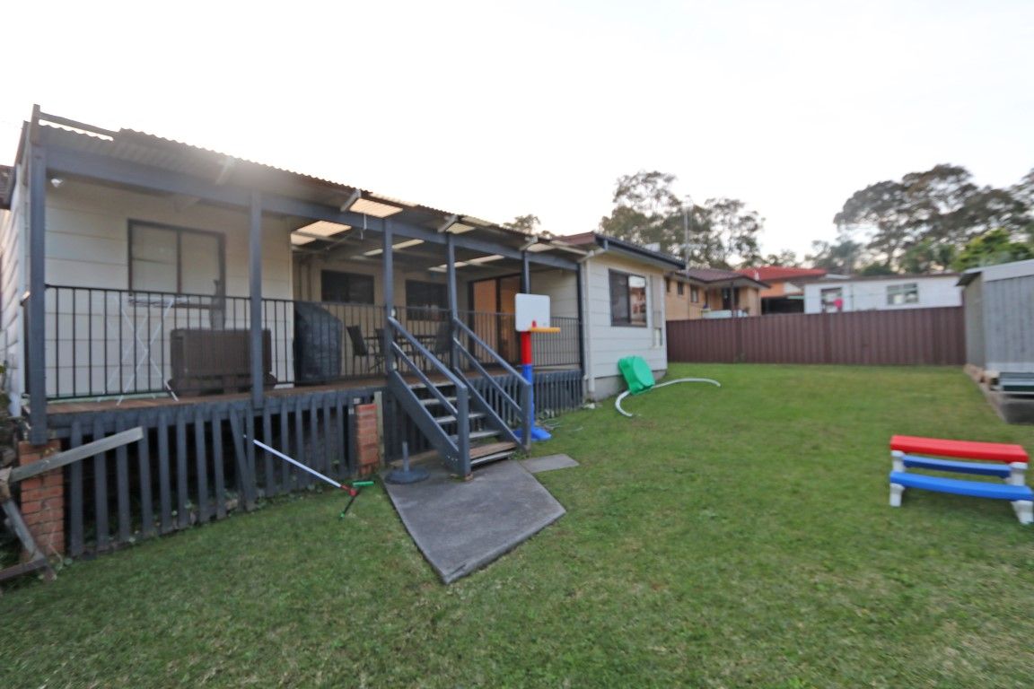 39 Rolfe Avenue, Kanwal, NSW 2259