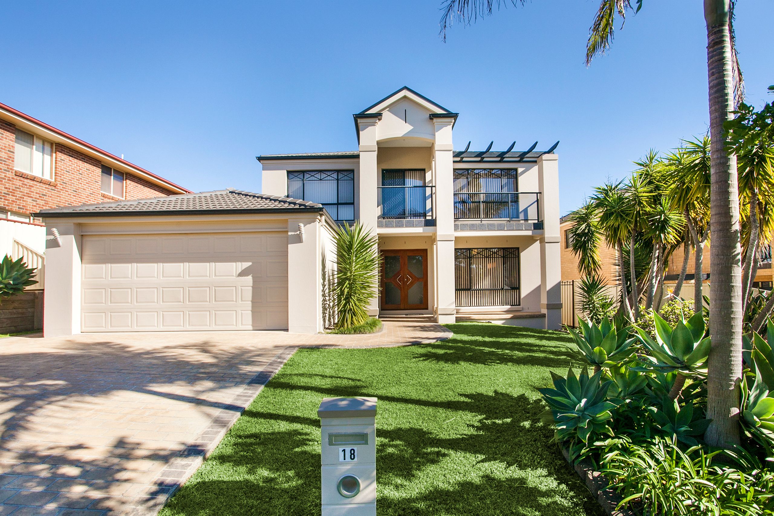 18 Eucumbene Avenue