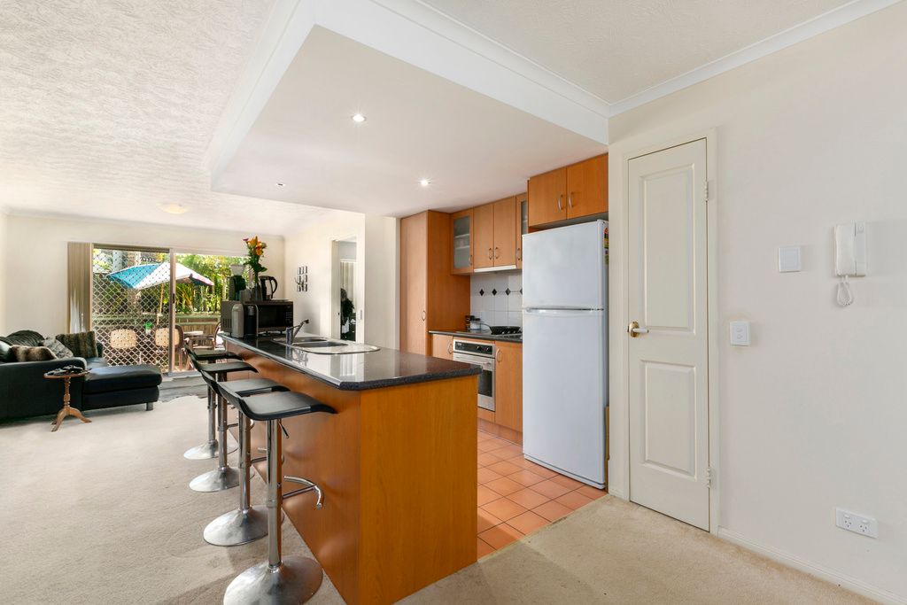 2/7-11 Johnston Street, Southport, QLD 4215