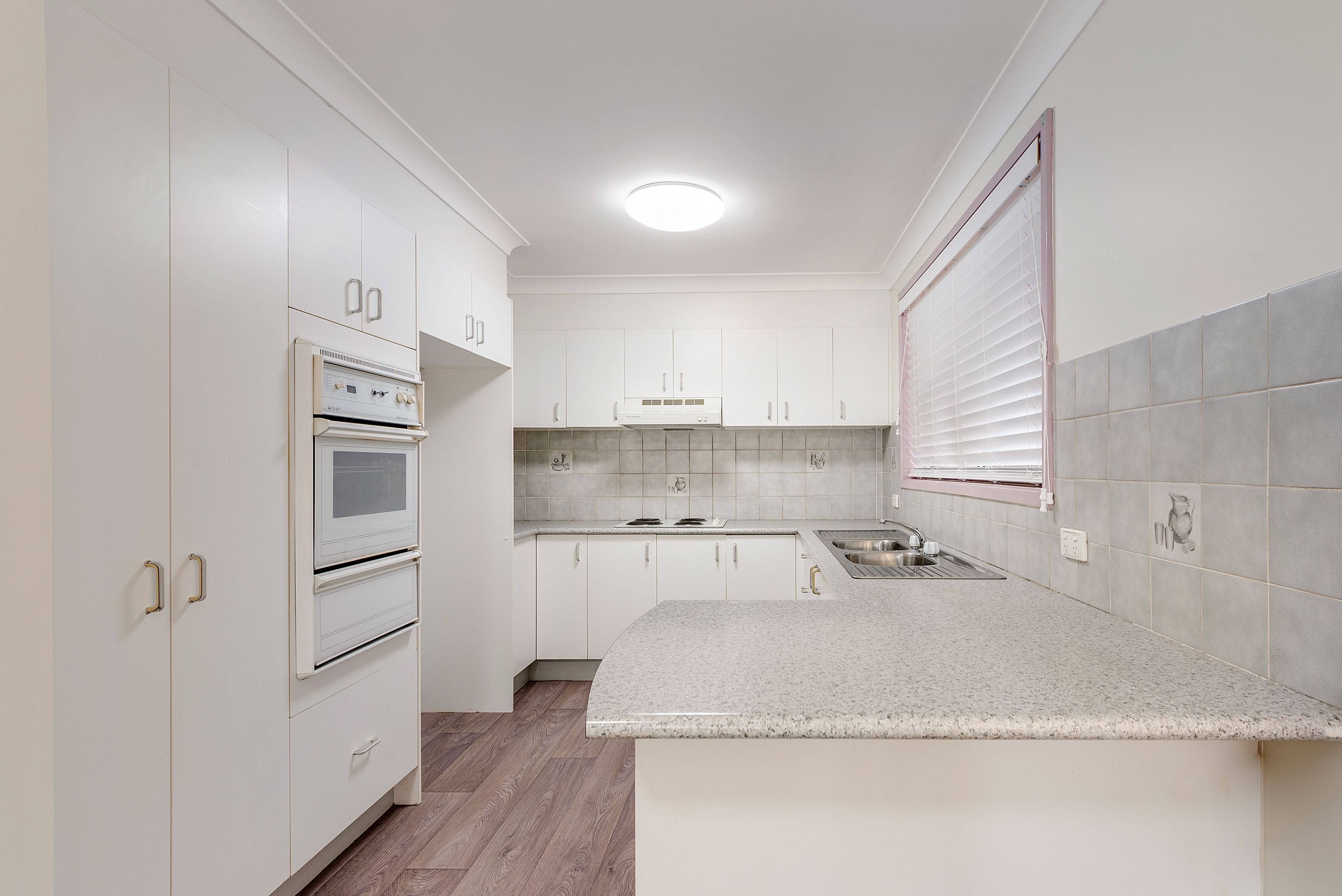 2/4 Tripoli Place, Eagle Vale, NSW 2558