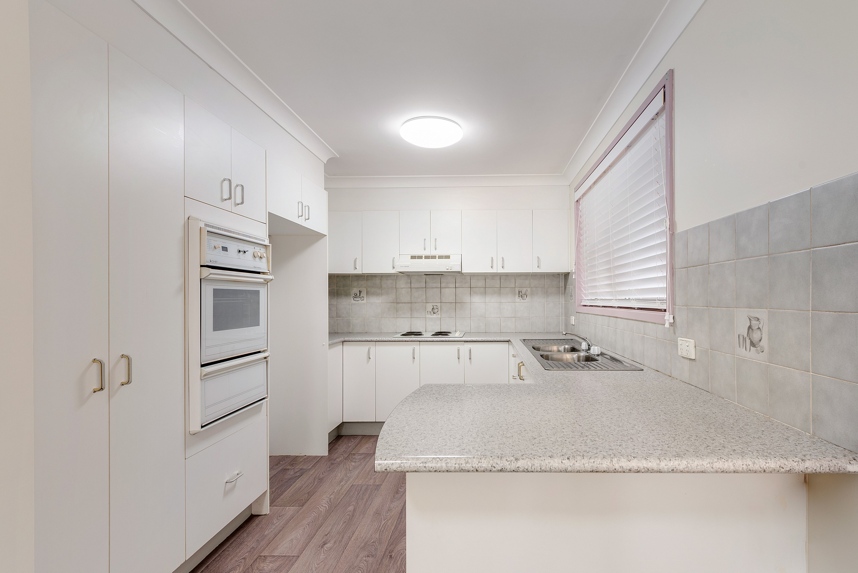 2/4 Tripoli Place, Eagle Vale, NSW 2558