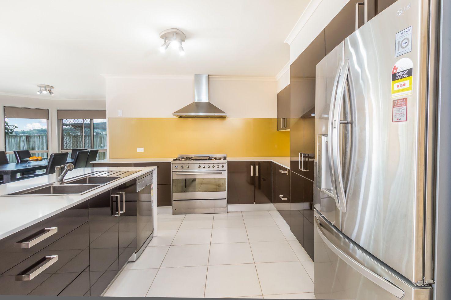 55 Coventry Circut, Carindale, QLD 4152