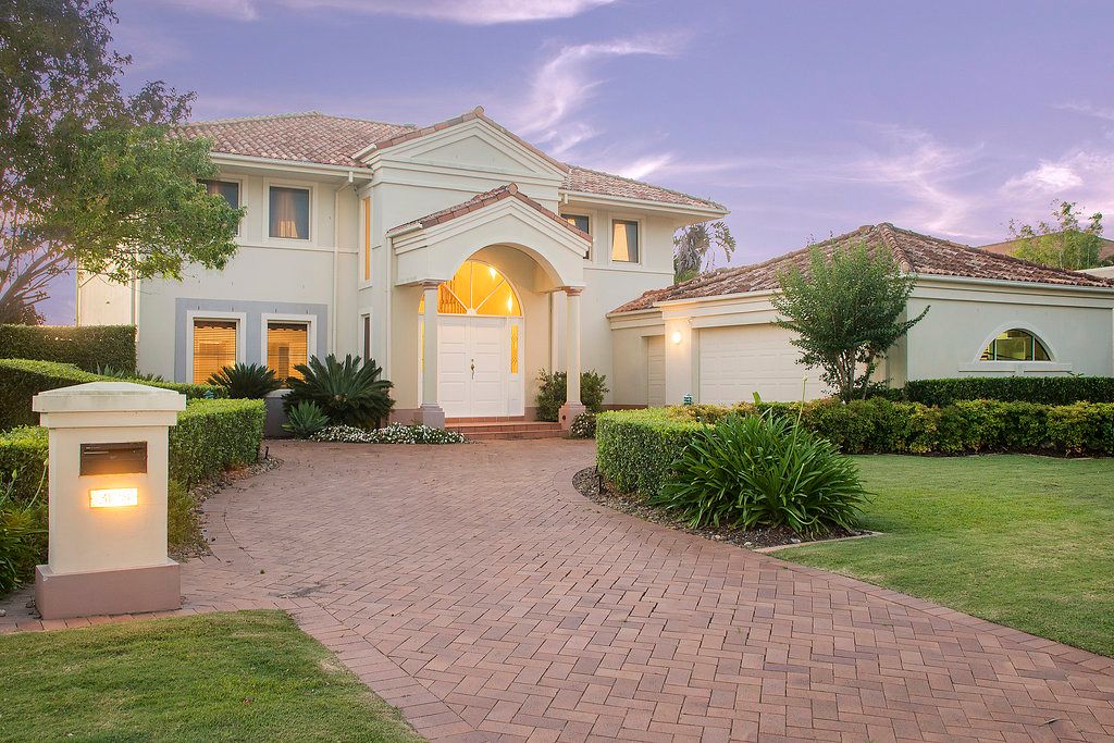 3128 Riverleigh Drive, Hope Island, QLD 4212