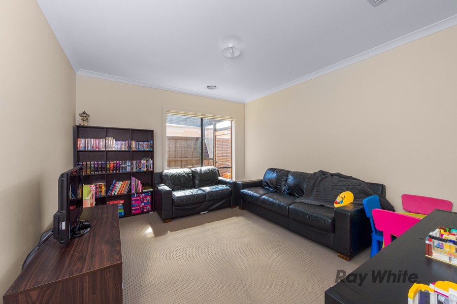 35 Leyana Crescent, Brookfield, VIC 3338