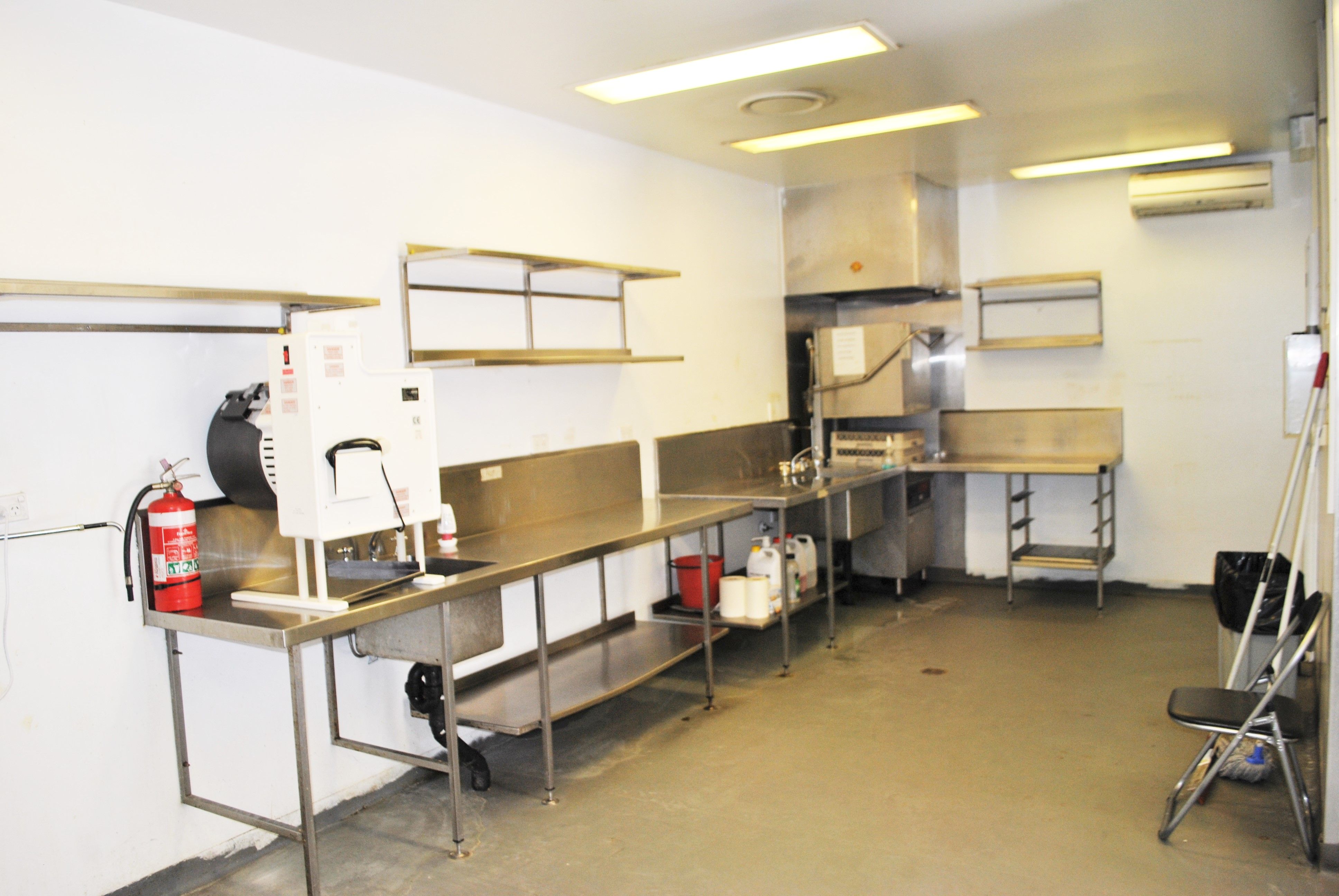 Unit 2/13-15 Ellerslie Road, Meadowbrook, QLD 4131