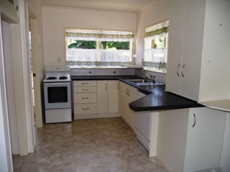2/33 Awaruku Road, Torbay, North Shore City