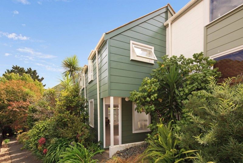 2/5 Seaside Avenue, Waterview, Auckland City